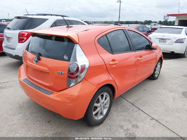 Toyota Prius c Three