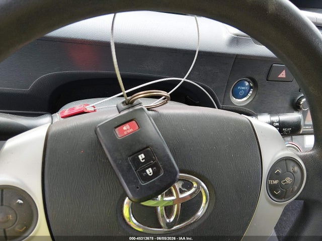 Toyota Prius c Three