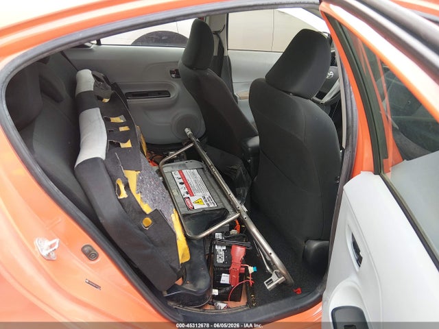 Toyota Prius c Three