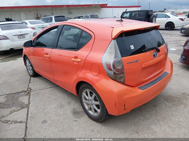 Toyota Prius c Three
