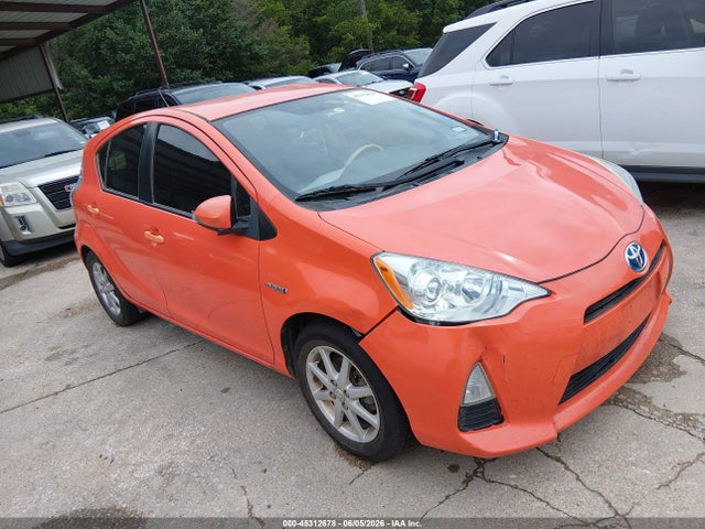Salvage Toyota Prius c Image