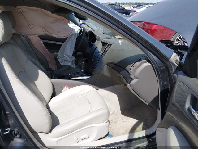 INFINITI Q40