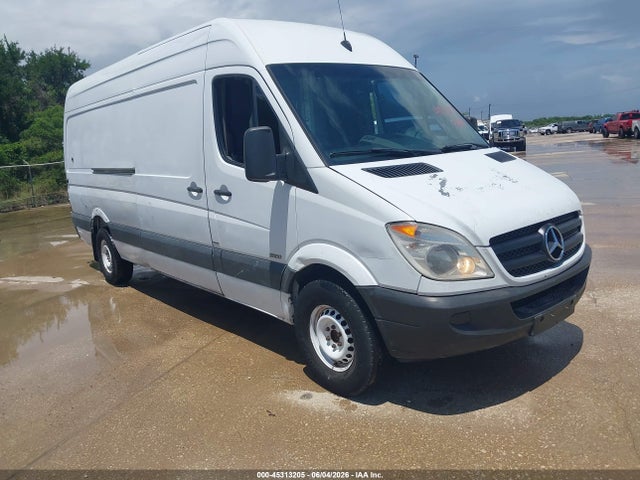 Salvage Mercedes-Benz Sprinter 2500 Image