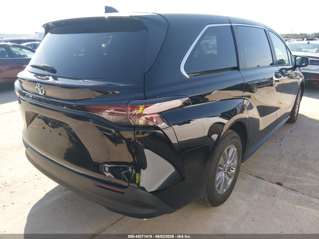 Toyota Sienna Le