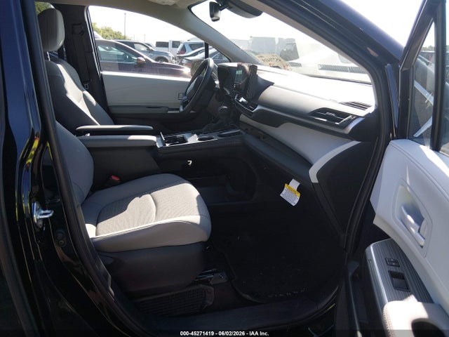 Toyota Sienna Le