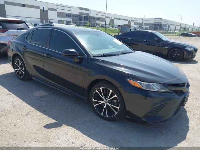 Salvage Toyota Camry Image