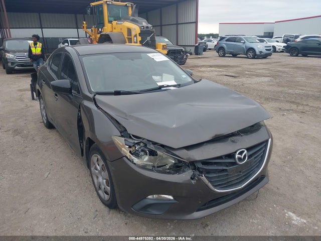 Salvage Mazda Mazda3 Image