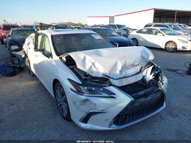 Salvage Lexus Es Image