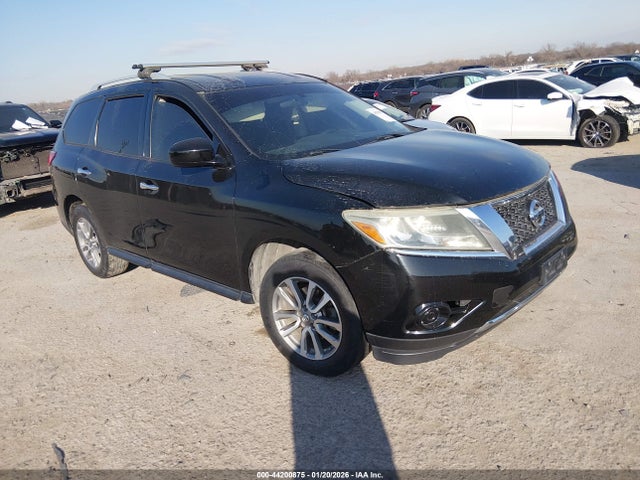 Salvage Nissan Pathfinder Image
