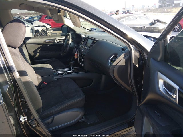 Nissan Pathfinder Sv