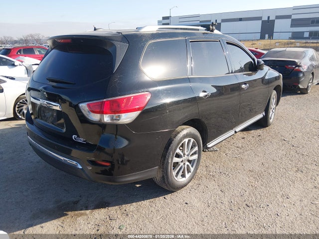 Nissan Pathfinder Sv