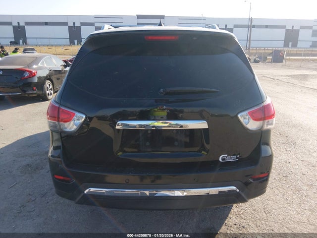 Nissan Pathfinder Sv