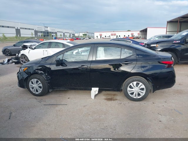 Nissan Versa 1.6 S