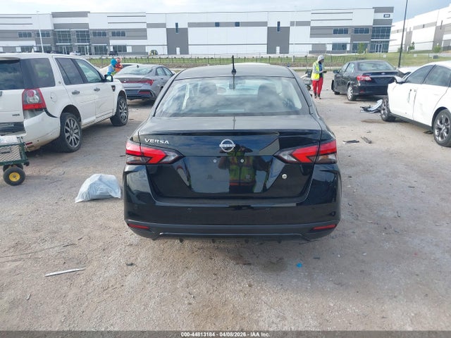 Nissan Versa 1.6 S
