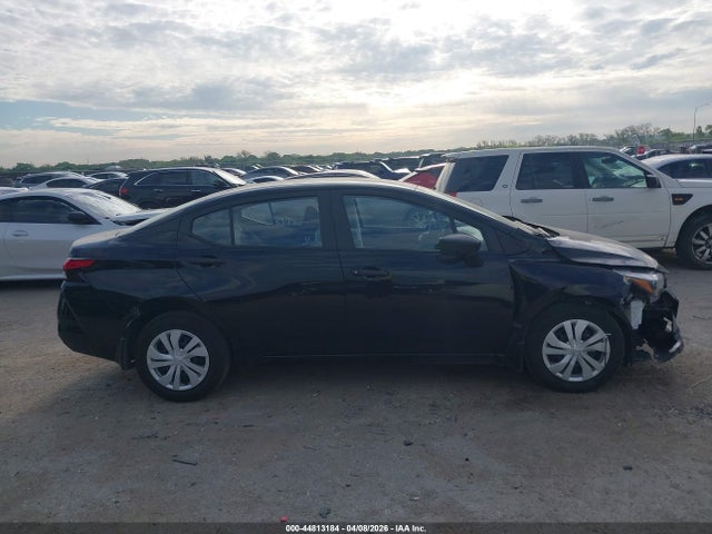 Nissan Versa 1.6 S