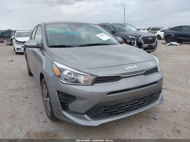 Salvage Kia Rio Image