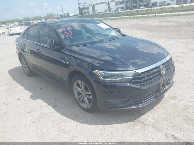 Salvage Volkswagen Jetta Image