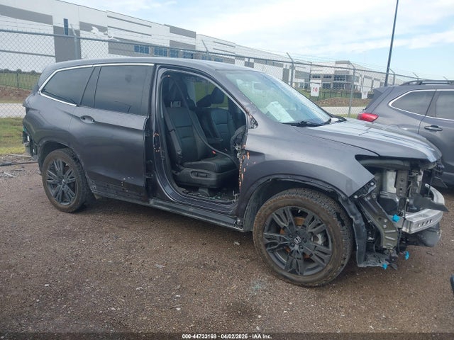 Salvage Honda Pilot Image