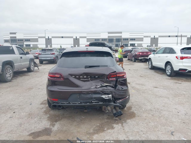 Porsche Macan S