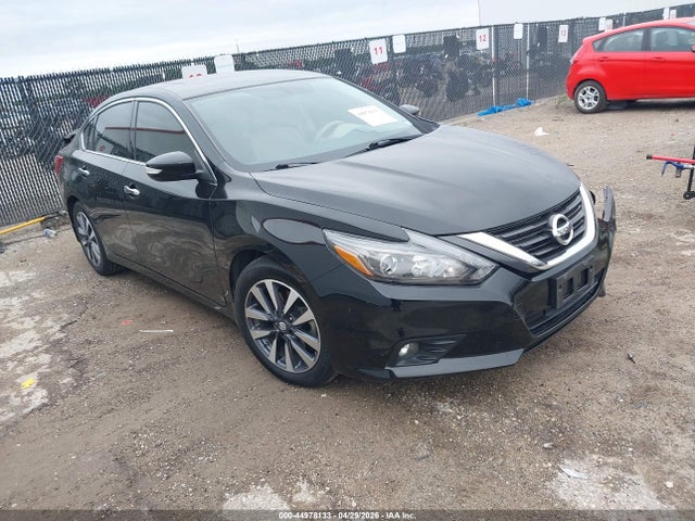 Salvage Nissan Altima Image