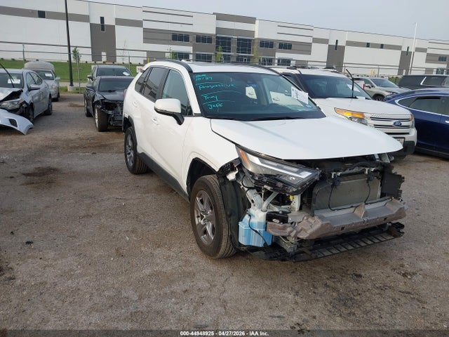 Salvage Toyota RAV4 Image