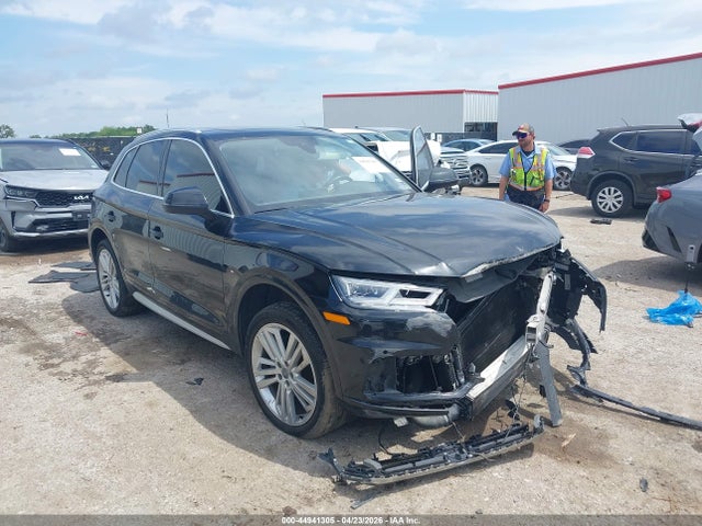 Salvage Audi Q5 Image