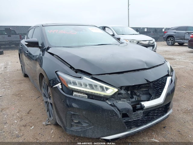 Salvage Nissan Maxima Image