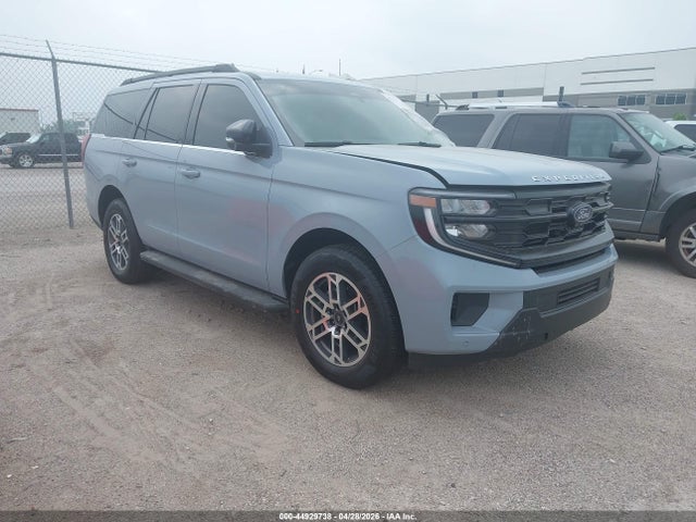 Salvage Ford Expedition Image