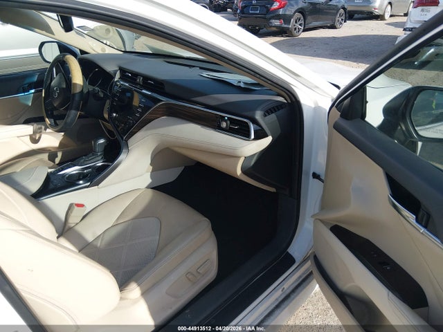Toyota Camry Xle V6