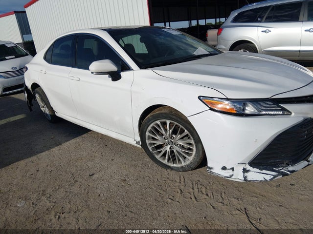 Toyota Camry Xle V6