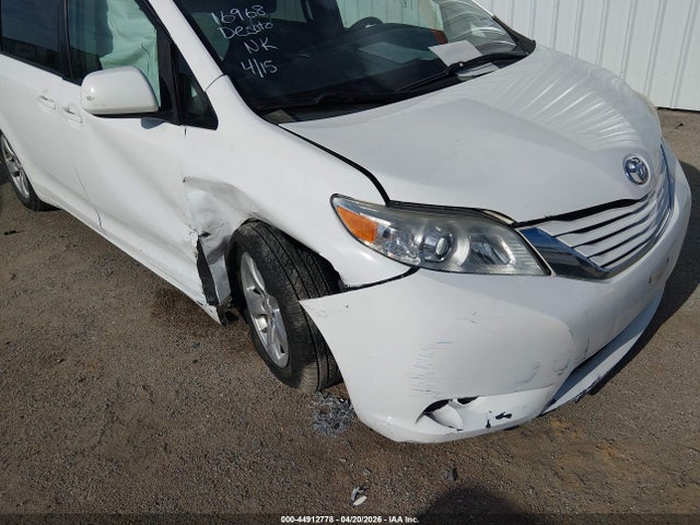 Toyota Sienna Le 8 Passenger