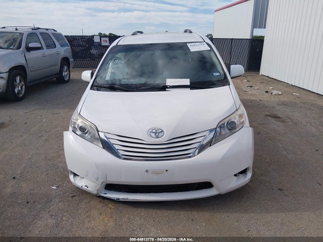 Toyota Sienna Le 8 Passenger