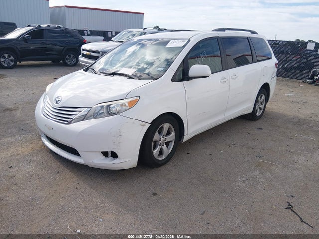 Toyota Sienna Le 8 Passenger