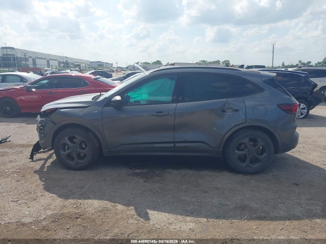 Ford Escape St-line