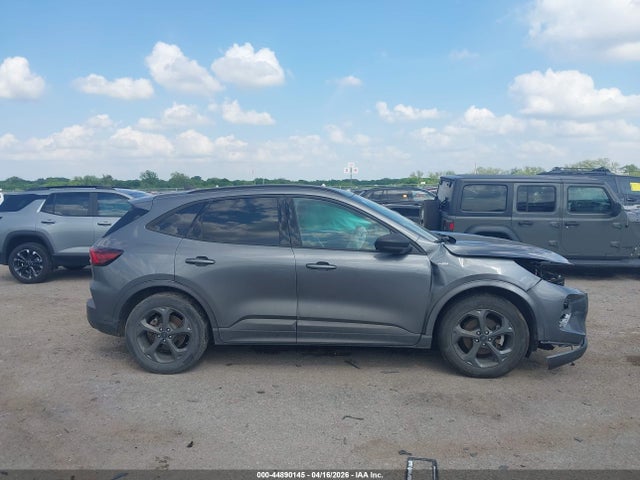 Ford Escape St-line