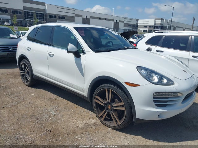 Salvage Porsche Cayenne Image
