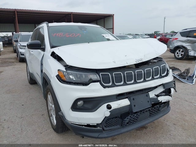 Salvage Jeep Compass Image