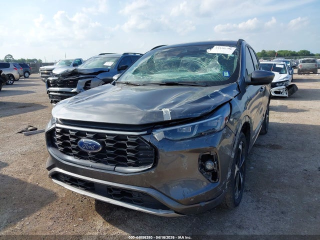 Ford Escape St-line Elite
