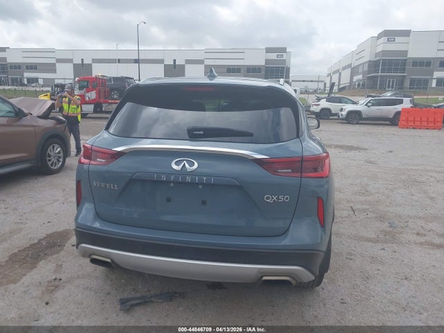 INFINITI Qx Luxe