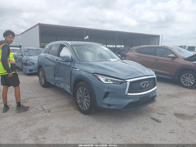 Salvage INFINITI Qx Image