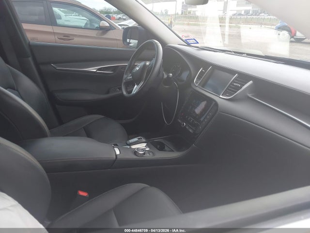 INFINITI Qx Luxe