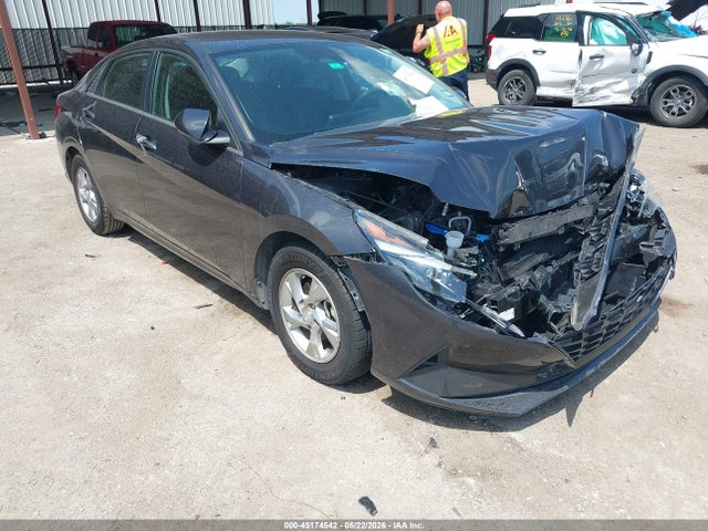 Salvage Hyundai ELANTRA Image