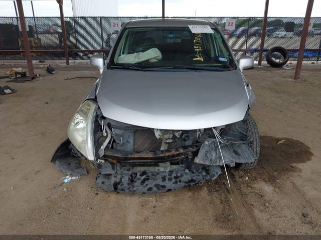 Nissan Versa 1.8s