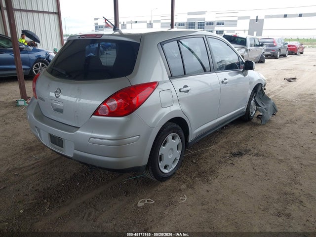 Nissan Versa 1.8s