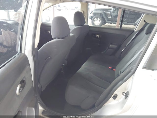 Nissan Versa 1.8s