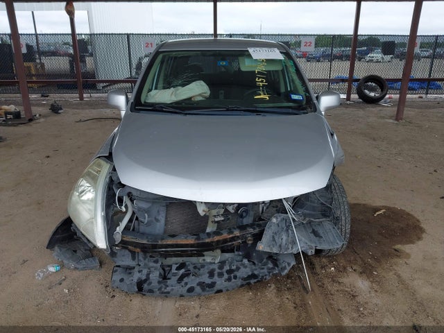 Nissan Versa 1.8s