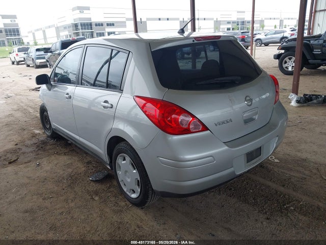Nissan Versa 1.8s