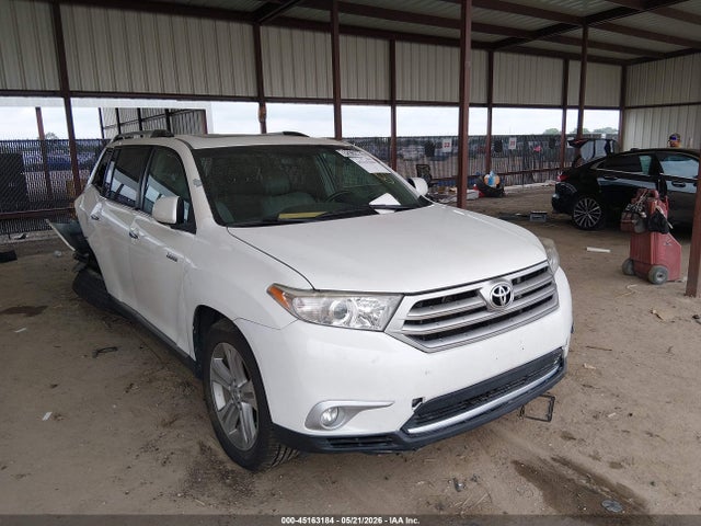 Salvage Toyota Highlander Image
