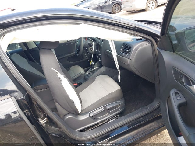 Volkswagen Jetta 1.4t S