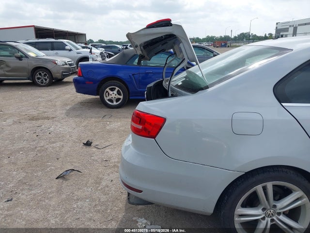 Volkswagen Jetta 1.4t S